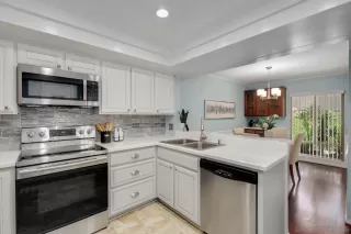 Photo #6: 240010322 Listing