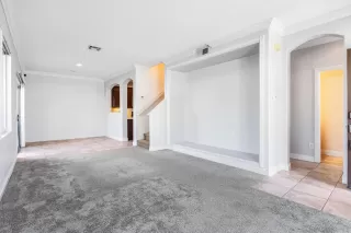 Photo #2: 240010349 Listing