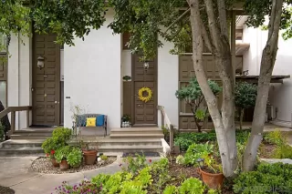 Photo #1: 240010358 Listing