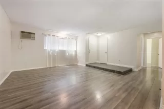 Photo #1: 240010359 Listing