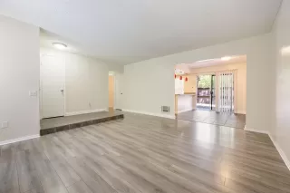 Photo #2: 240010359 Listing