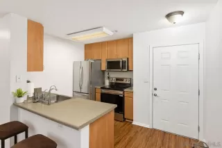 Photo #4: 240010410 Listing 