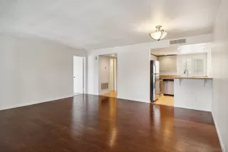 Photo #3: 240010431 Listing 