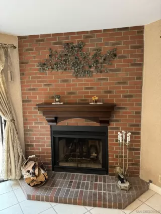 Photo #4: 240010441 Listing