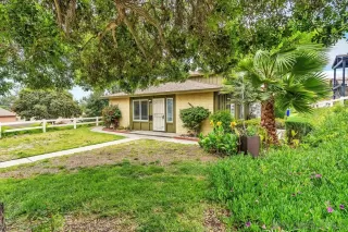 Photo #3: 240010491 Listing