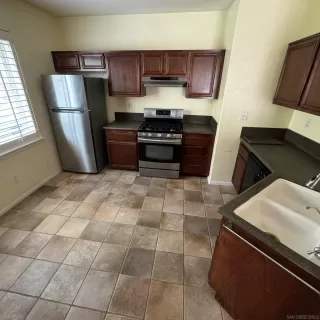 Photo #2: 240010497 Listing