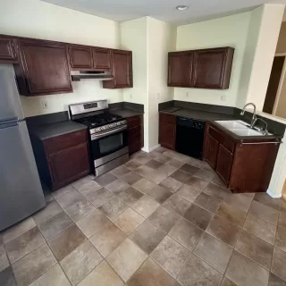 Photo #3: 240010497 Listing