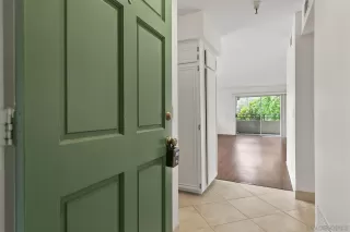 Photo #3: 240010533 Listing