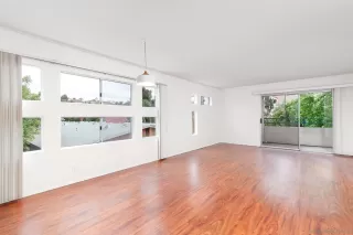 Photo #4: 240010533 Listing