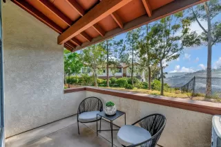 Photo #4: 240010539 Listing