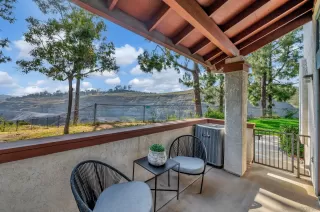 Photo #5: 240010539 Listing