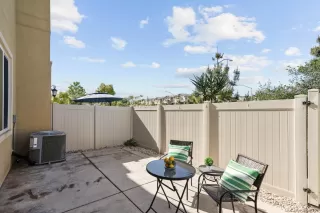 Photo #5: 240010549 Listing