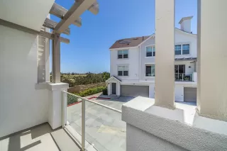 Photo #2: 240010563 Listing