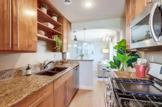 Photo #5: 240010610 Listing