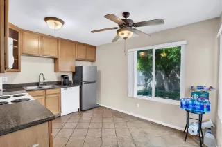 Photo #5: 240010633 Listing