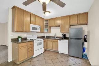 Photo #6: 240010633 Listing