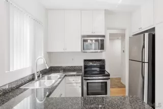 Photo #5: 240010636 Listing