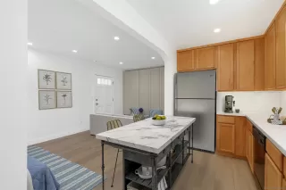 Photo #2: 240010663 Listing