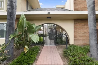 Photo #3: 240010722 Listing