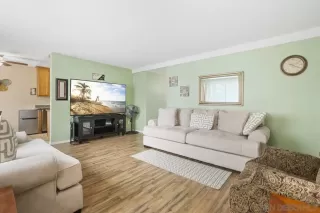 Photo #4: 240010722 Listing