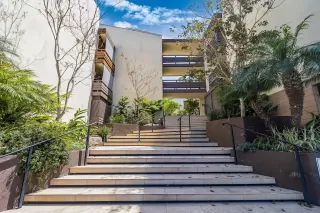 Photo #2: 240010728 Listing 