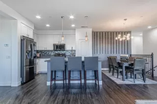 Photo #2: 240010739 Listing