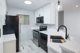 Photo #6: 240010749 Listing 