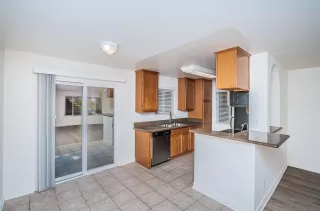 Photo #1: 240010758 Listing