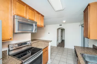 Photo #3: 240010758 Listing