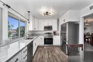 Photo #2: 240010773 Listing