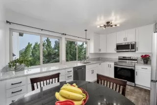 Photo #3: 240010773 Listing