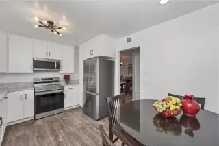 Photo #4: 240010773 Listing