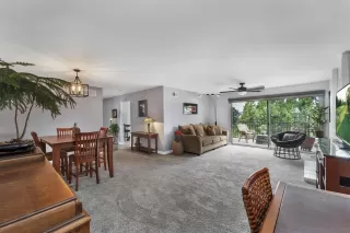 Photo #5: 240010773 Listing