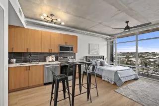 Photo #3: 240010799 Listing