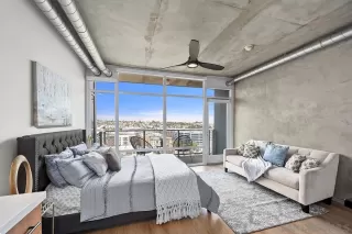 Photo #4: 240010799 Listing