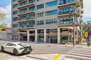 Photo #2: 240010826 Listing