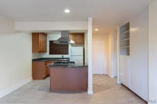 Photo #5: 240010841 Listing