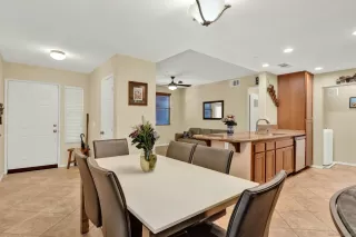 Photo #5: 240010844 Listing 