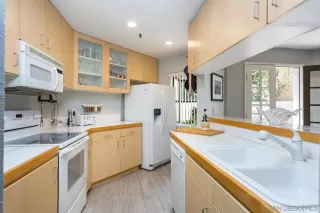 Photo #4: 240010855 Listing 