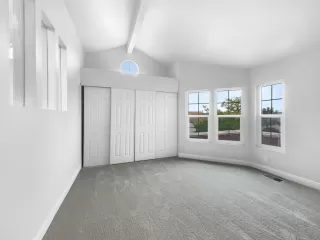 Photo #2: 240010880 Listing