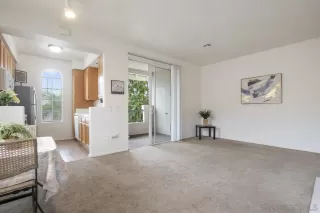 Photo #3: 240010883 Listing