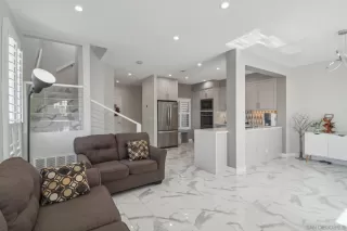 Photo #1: 240010908 Listing