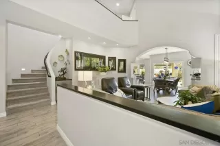 Photo #5: 240010924 Listing