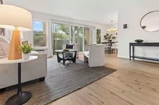 Photo #1: 240010934 Listing