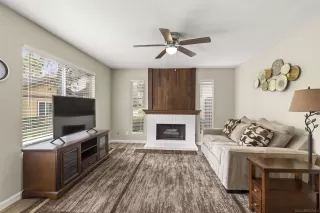 Photo #5: 240010935 Listing