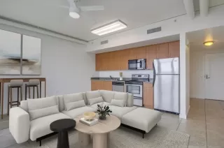 Photo #2: 240010957 Listing