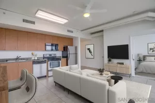 Photo #3: 240010957 Listing