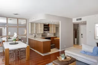 Photo #1: 240010958 Listing