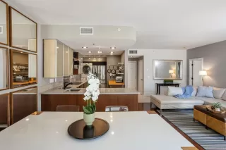 Photo #2: 240010958 Listing