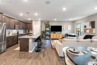 Photo #3: 240010972 Listing